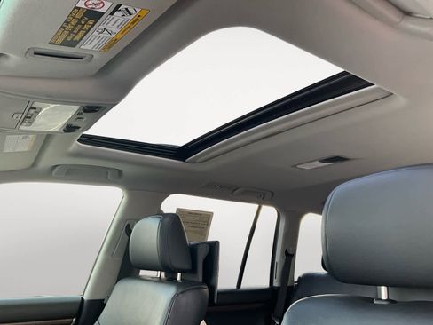 Used 2016 Toyota Land Cruiser image 26