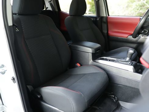 Used 2023 Toyota Tacoma SR5 AWD/4WD image 29