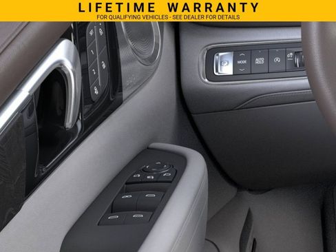 New 2026 Buick Enclave Avenir w/ Super Cruise Package FWD image 22