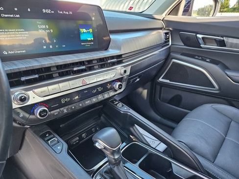 Used 2023 Kia Telluride EX w/ EX Captain's Chair Package image 21