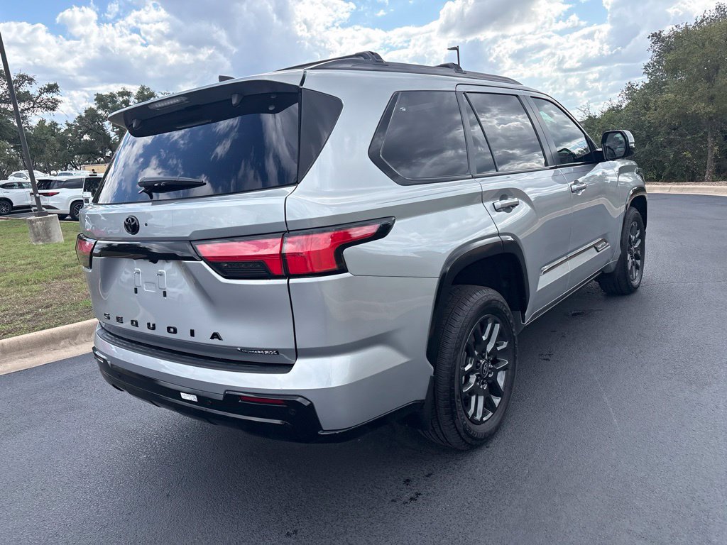 Used 2026 Toyota Sequoia Platinum AWD/4WD image 5