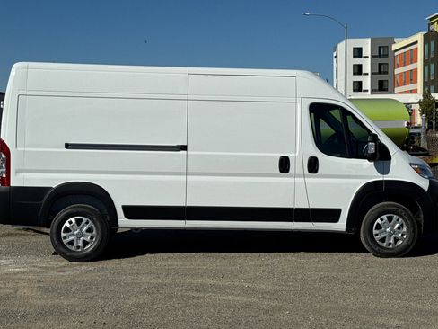 New 2026 RAM ProMaster 2500 w/ Quick Order Package 22G SLT image 2