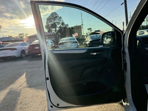 Used 2019 Dodge Grand Caravan GT image 14