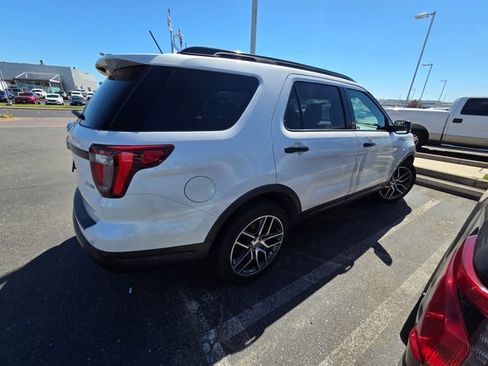 Used 2018 Ford Explorer Sport AWD/4WD image 4