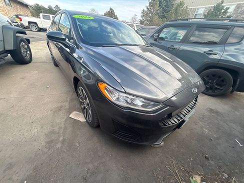 Used 2020 Ford Fusion SE image 2