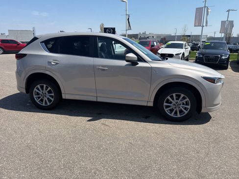Used 2024 MAZDA CX-5 AWD 2.5 S w/ Preferred Package image 4