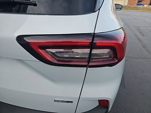 Used 2025 Ford Escape Platinum w/ Premium Technology Package image 6