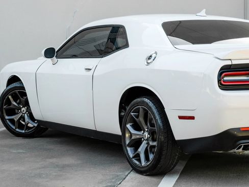 Used 2018 Dodge Challenger SXT Plus RWD image 8