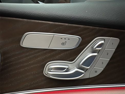 Used 2017 Mercedes-Benz E 300 4MATIC image 19