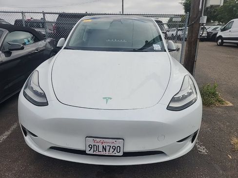 Used 2022 Tesla Model Y Long Range AWD/4WD image 2