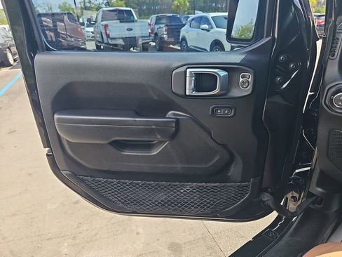 Used 2021 Jeep Gladiator Sport AWD/4WD image 32