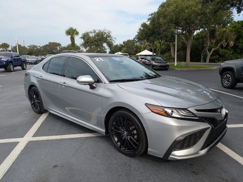 Used 2021 Toyota Camry XSE w/ Navigation Package FWD image 2