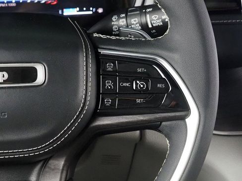 Used 2023 Jeep Grand Cherokee Overland image 26