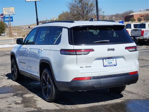 Used 2021 Jeep Grand Cherokee L Laredo image 7