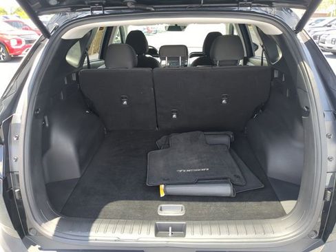 Used 2023 Hyundai Tucson SEL FWD image 12