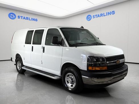 Used 2025 Chevrolet Express 2500 w/ Driver Convenience Package RWD image 14