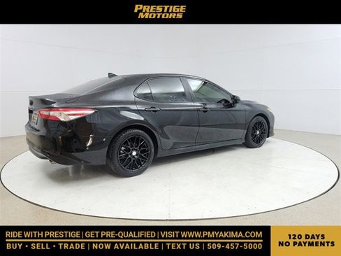 Used 2020 Toyota Camry LE image 7