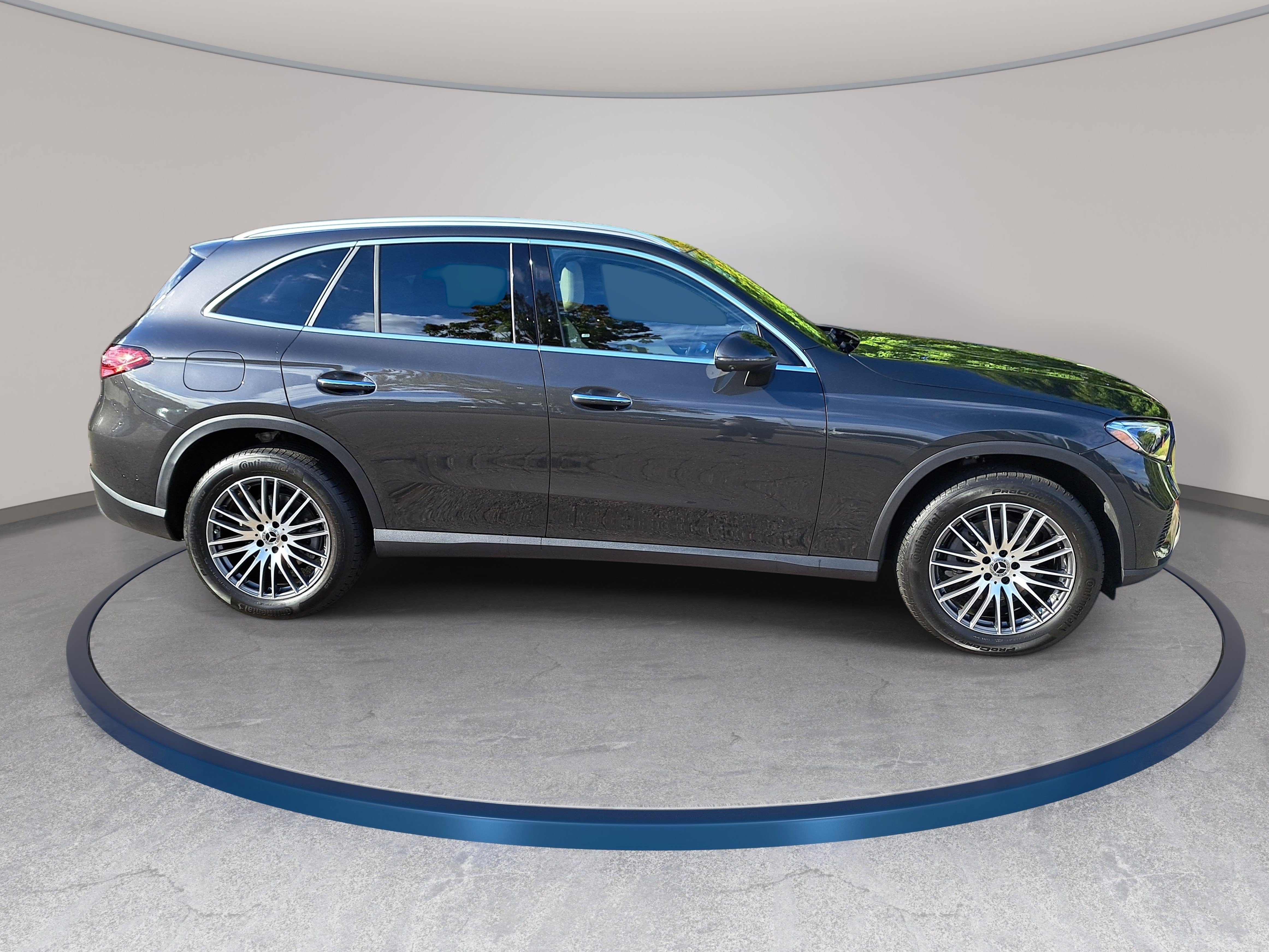 Used 2026 Mercedes-Benz GLC 300 4MATIC image 5