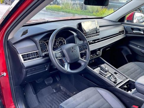 Used 2024 Mitsubishi Outlander SE FWD image 13