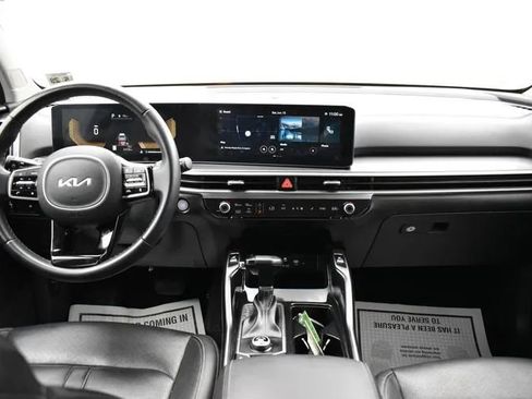 Used 2024 Kia Sorento S FWD image 19