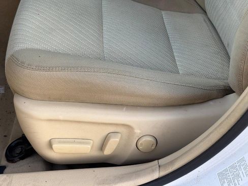 Used 2017 Toyota Camry LE image 17