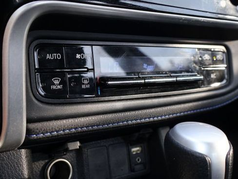 Used 2018 Toyota Corolla SE FWD image 20