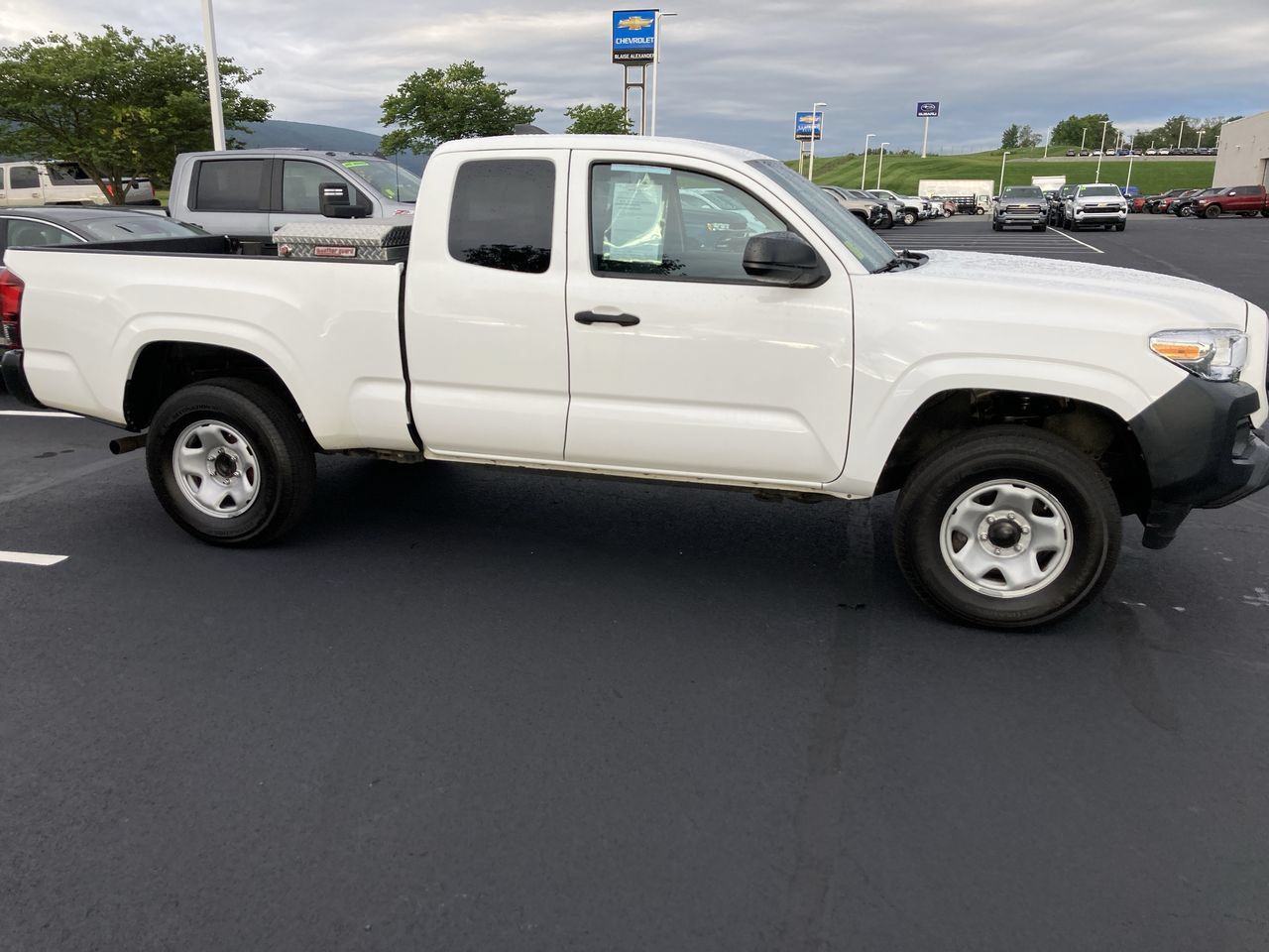 Used 2020 Toyota Tacoma SR AWD/4WD image 8