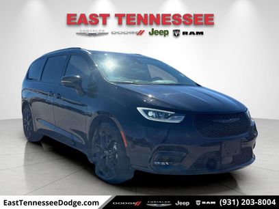 Used 2025 Chrysler Pacifica Limited