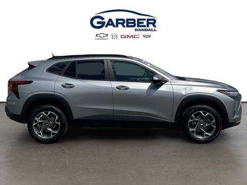 Used 2024 Chevrolet Trax LT w/ Driver Confidence Package FWD image 6