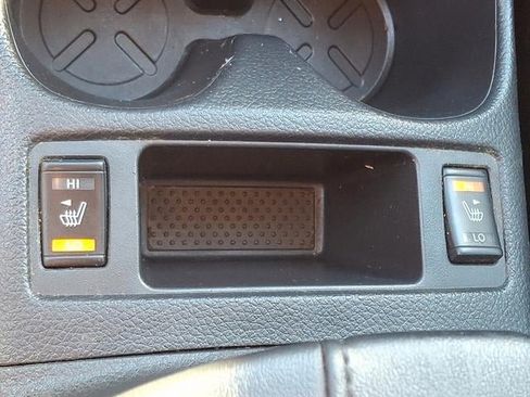 Used 2017 Nissan Rogue SV image 25