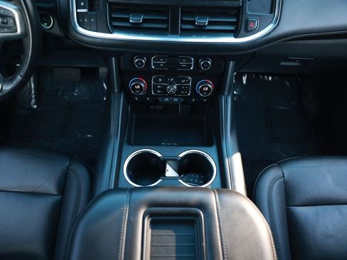 Used 2022 Chevrolet Tahoe Z71 image 30