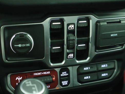 Used 2024 Jeep Wrangler Unlimited Rubicon w/ Safety Group image 26