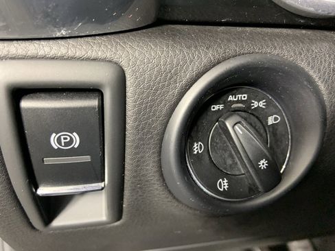 Used 2014 Porsche Cayenne w/ Basic Package image 9