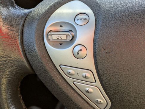 Used 2016 Nissan Leaf SV w/ Premium Package image 19