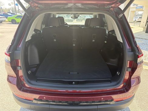 Used 2024 Jeep Grand Cherokee Limited w/ Black Appearance Package image 21