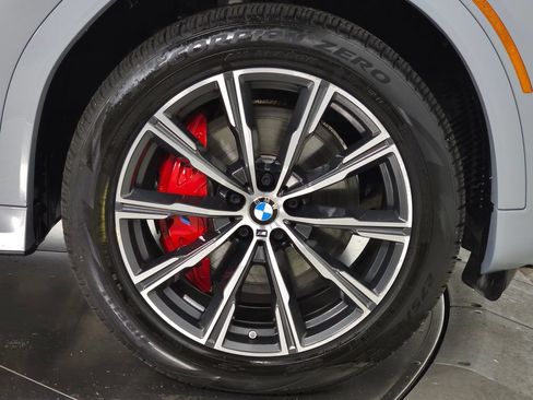 Used 2026 BMW X6 xDrive40i AWD/4WD image 12