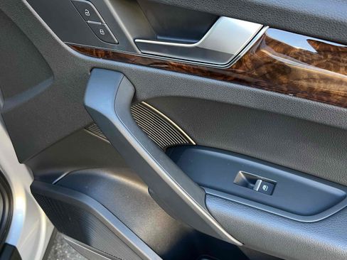 Used 2018 Audi Q5 2.0T Premium Plus w/ Premium Plus Package image 75