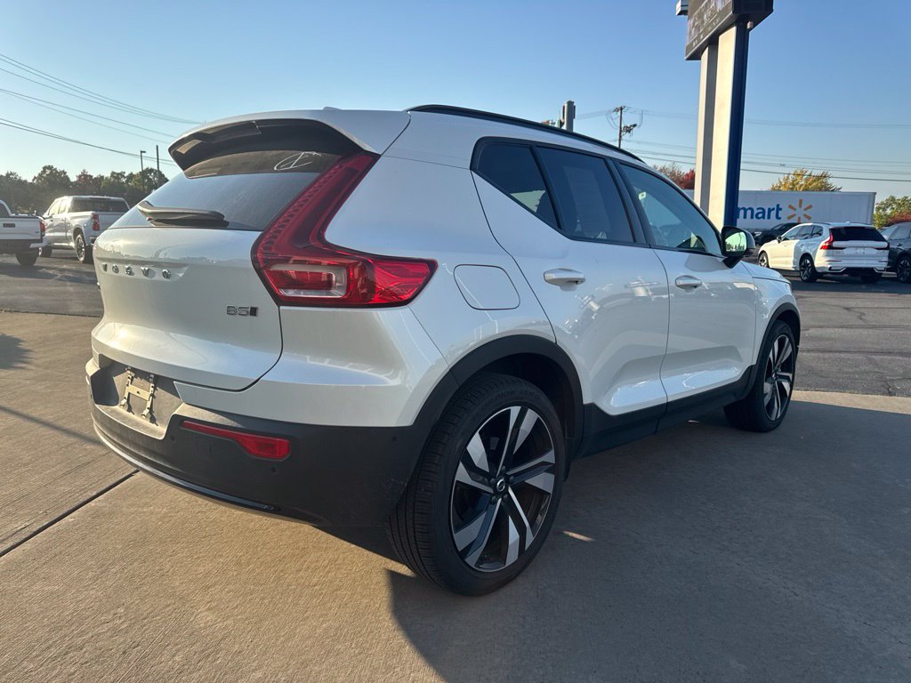 Used 2026 Volvo XC40 B5 Plus AWD/4WD image 5