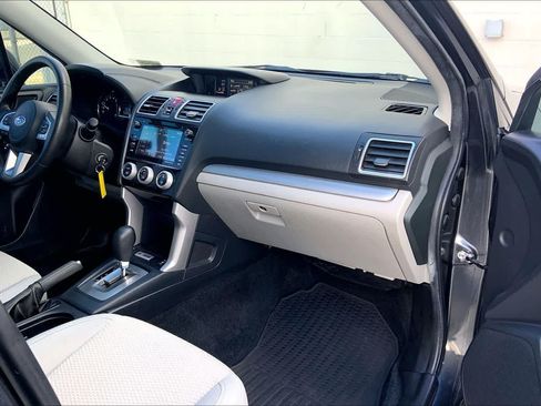 Used 2017 Subaru Forester 2.5i Premium AWD/4WD image 23
