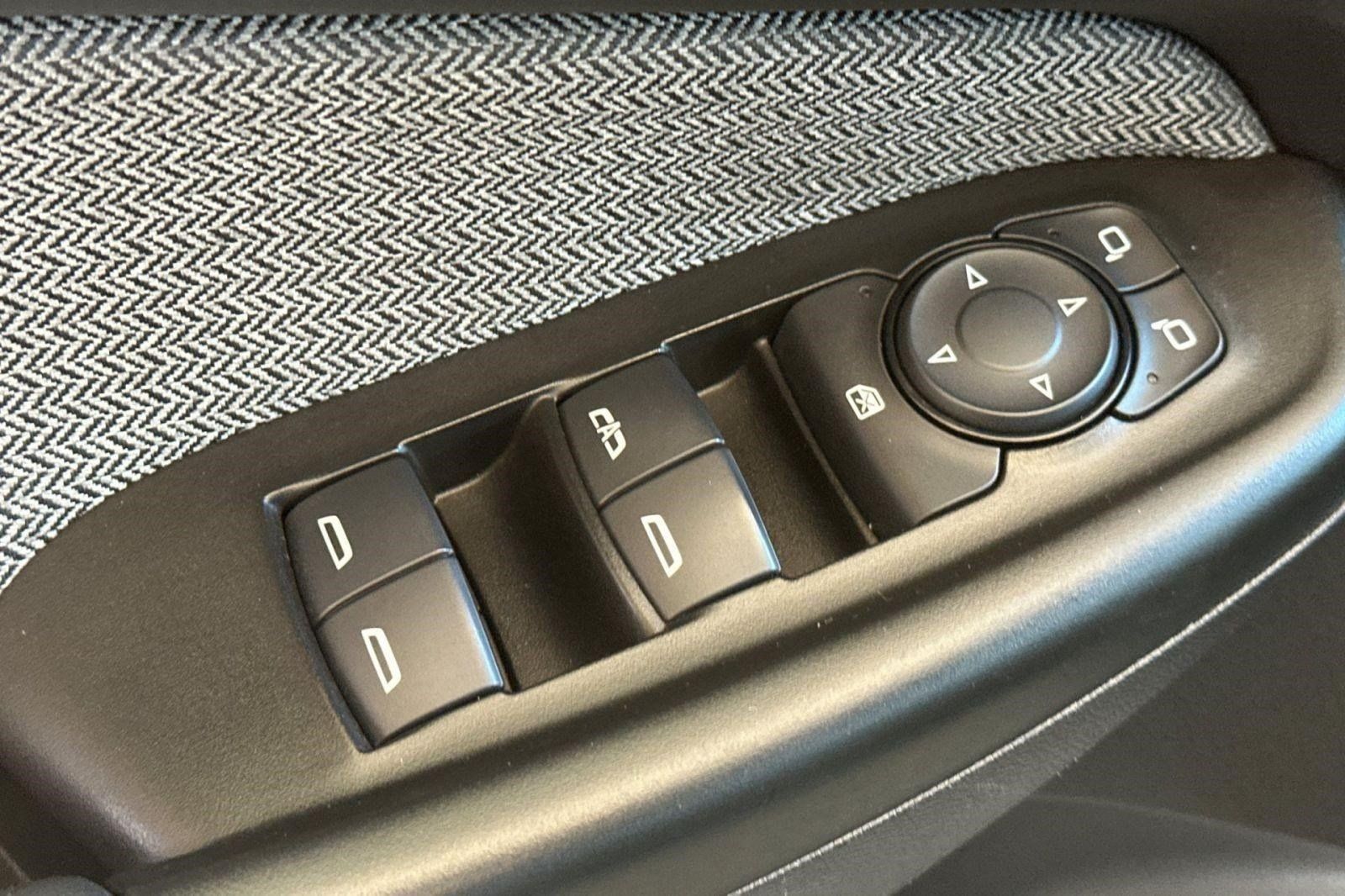 Used 2025 Chevrolet TrailBlazer LS w/ LS Convenience Package FWD image 15