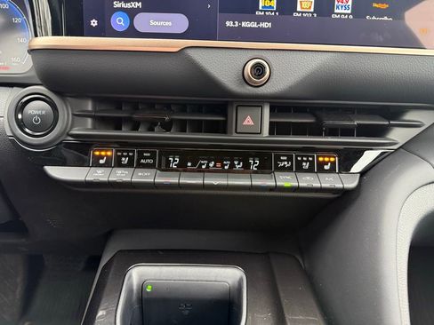 Used 2025 Toyota Crown Signia image 33