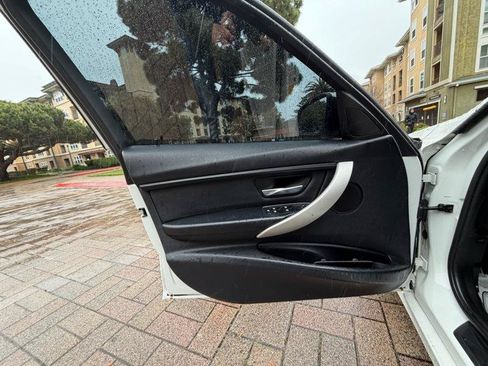 Used 2014 BMW 320i Sedan RWD image 40
