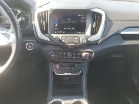 Used 2020 GMC Terrain SLT w/ Elevation Edition image 10