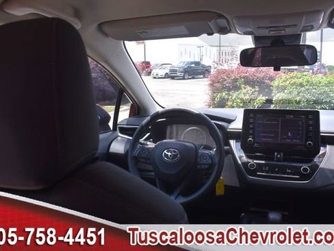 Used 2022 Toyota Corolla LE FWD image 24