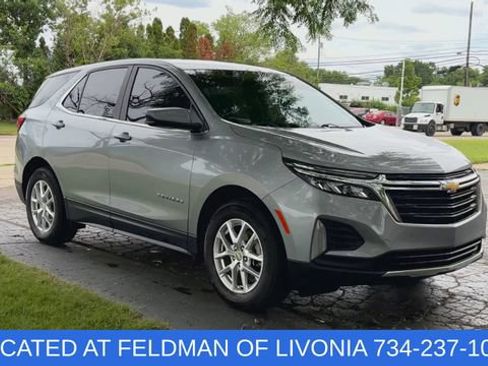 Used 2023 Chevrolet Equinox LT FWD image 2