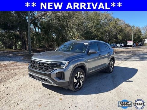 Used 2025 Volkswagen Atlas Cross Sport SE image 2