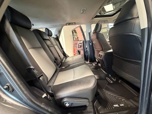 Used 2017 Toyota 4Runner SR5 AWD/4WD image 60
