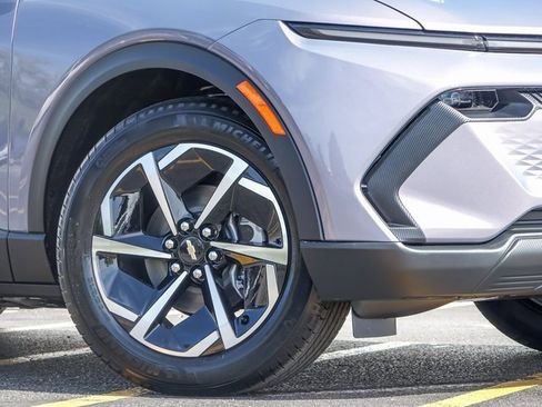 New 2026 Chevrolet Equinox EV LT image 4