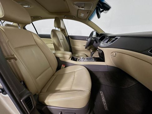 Used 2010 Hyundai Genesis 3.8 w/ Technology Pkg 4 image 32