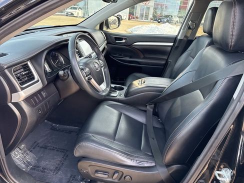 Used 2016 Toyota Highlander XLE image 8